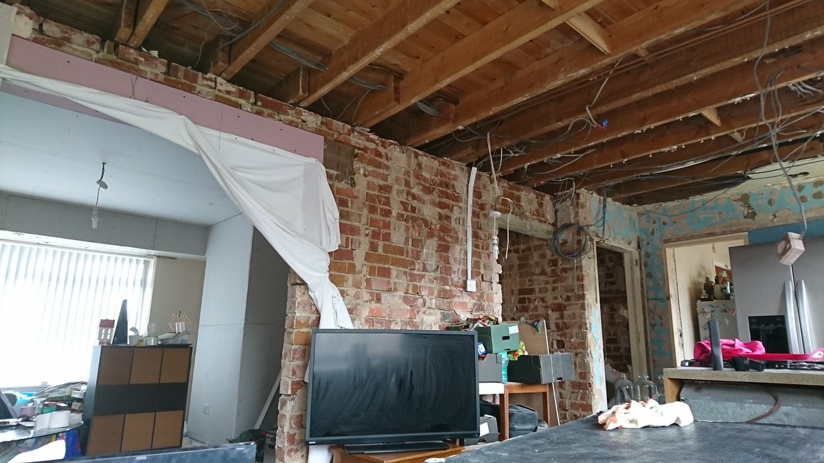BadgerTheButton's tweet photo. Renovation still underway. 6 months and counting... 2.5 since my builder 'friend' decided to not complete the work paid for and leave... But...gotta smile and try to crack on 😀 What we'd give for a @MrGeorgeClarke to tell us what to do with the kitchen ha ha. #nightmare https://t.co/FEZvoIifAA