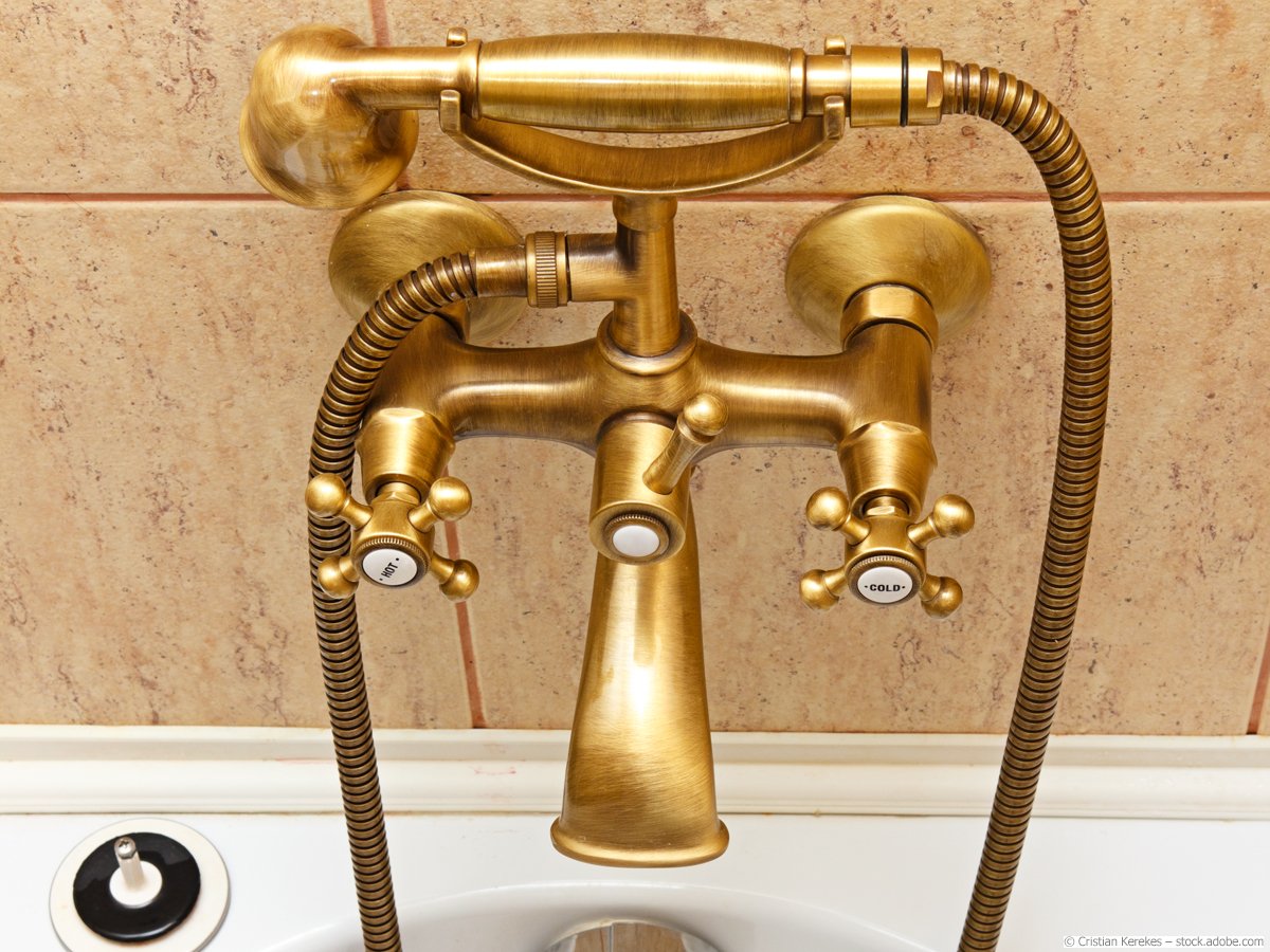 CalmwatersHome's tweet image. Retro-Charme mit der goldenen Armatur. 😍
calmwaters.de/wasserhahn-arm…