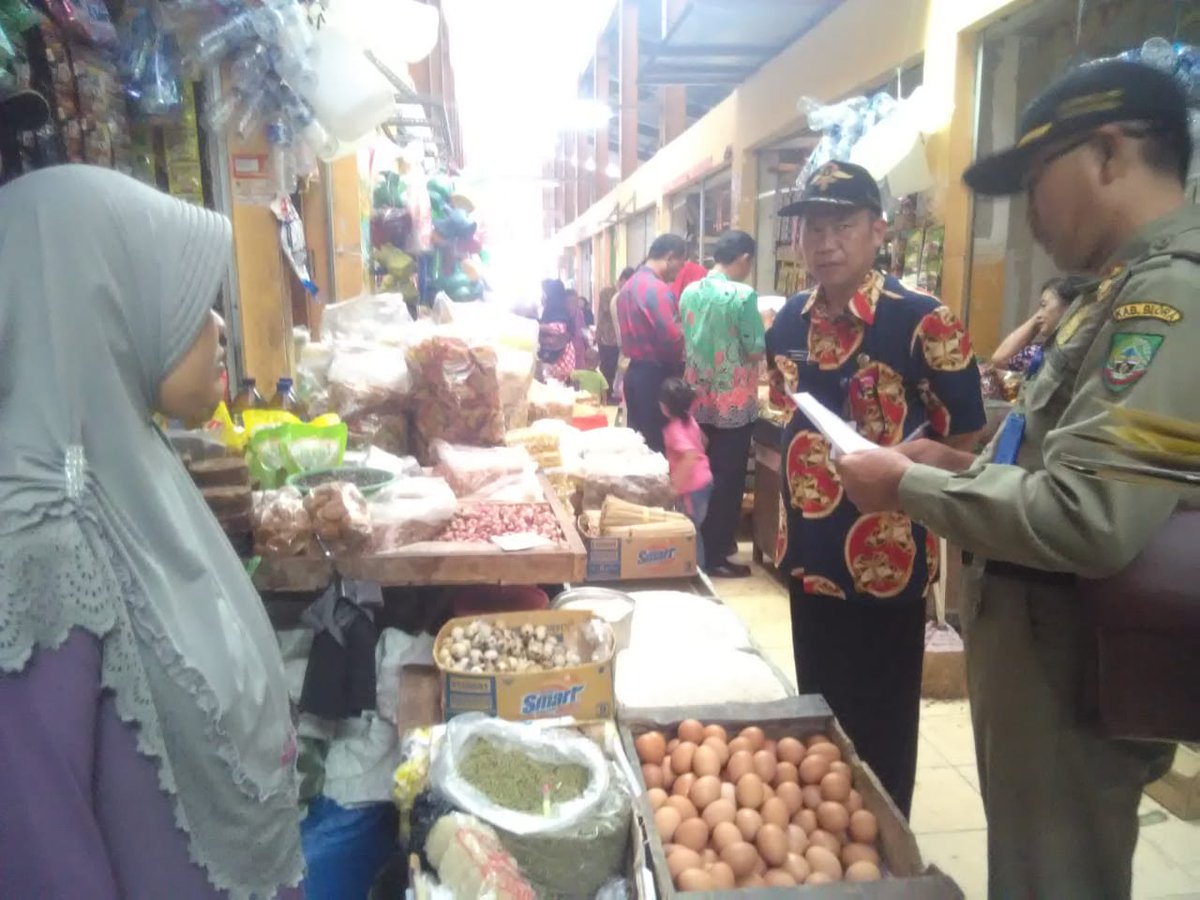 Antisipasi Lonjakan Harga Sembako, Pemkab Siap Gelar Operasi Pasar Ramadan - infoblora.com/2018/05/antisi… #beritablora 

<a href="/dindagkopukmbla/">Dindagkop UKM Blora</a> <a href="/disperindagjtg/">Disperindag Prov. Jateng #ASNberAKHLAK</a> <a href="/Djoko_Arief/">Bupati&Wabup Blora</a> <a href="/AriefRohman838/">Arief Wabup Blora</a> @PKKBlora <a href="/bulogjateng/">BULOG Kanwil Jawa Tengah</a> <a href="/info_kradenan/">Kradenan, Blora</a> <a href="/KabarCepu/">INFO CEPU</a> <a href="/todanan/">Info Seputar Todanan</a> <a href="/gpnfmblora/">Radio GPN Blora</a> <a href="/ganjarpranowo/">Ganjar Pranowo</a> <a href="/bdnrmj/">Bondan</a>