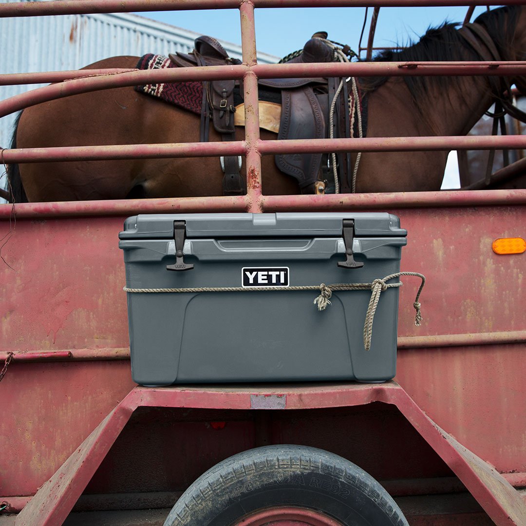 YETICoolers's tweet image. Introducing the new Charcoal Collection -a color inspired by a gritty, hardworking life outdoors. Shop Now - bit.ly/YETICharcoal