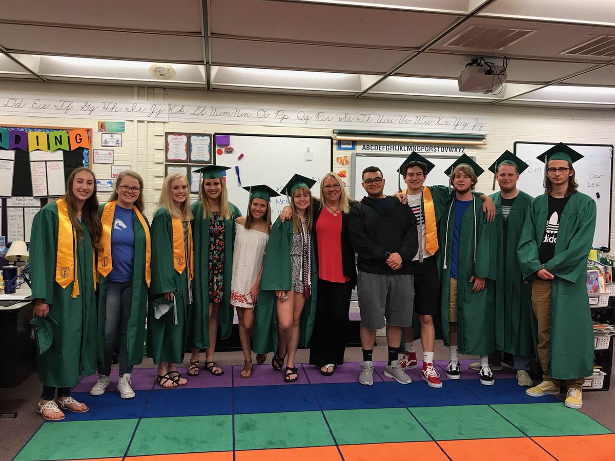 ELCougars's tweet photo. We welcomed @DHS_Panthers graduates that spent their elementary days at El Paso! Congratulations! We know you will do great things!!! https://t.co/mDEAJqkAjZ