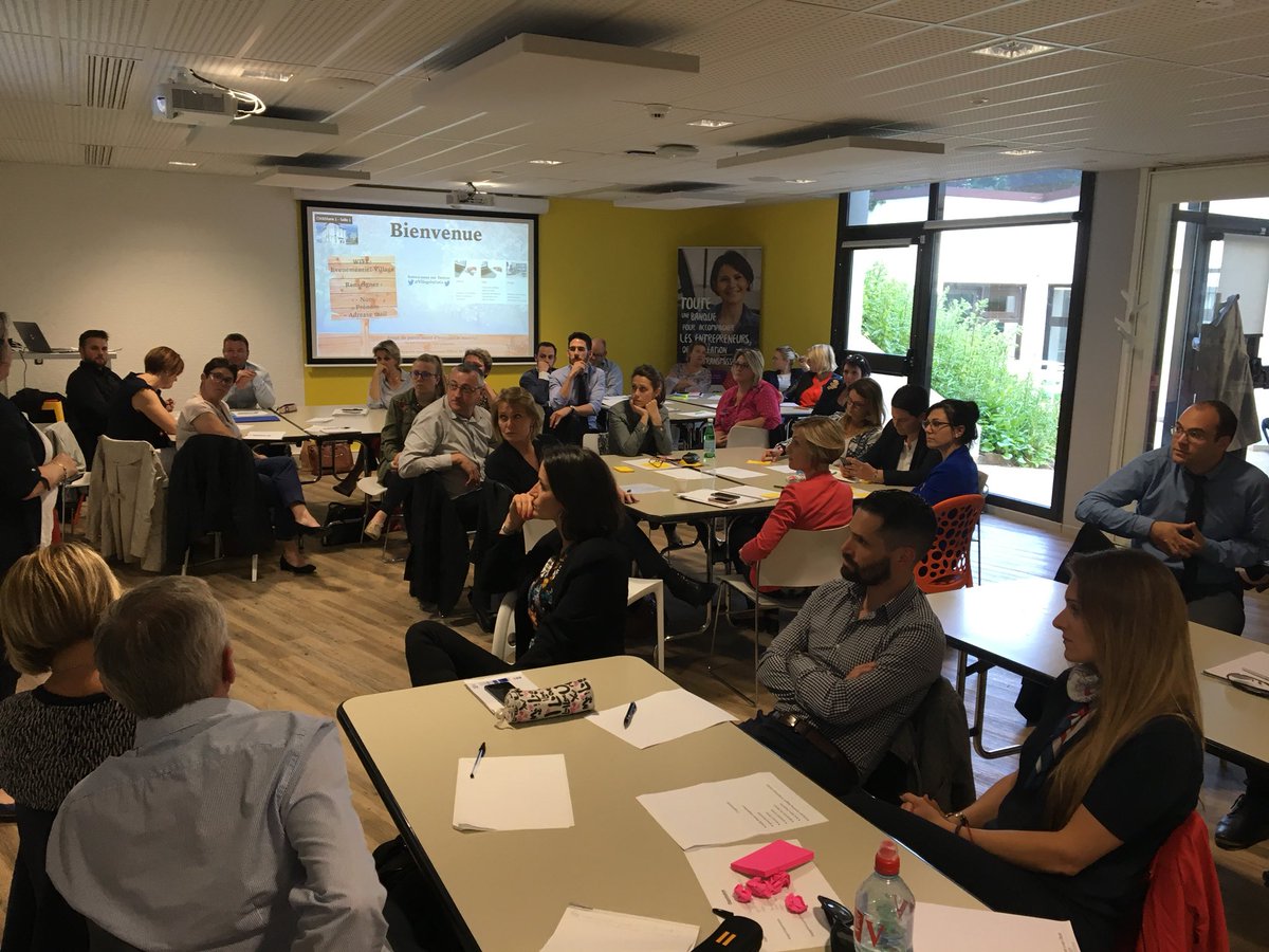 Réunion des métiers Pros/Agris au <a href="/VillagebyCaCe/">VillagebyCa-Centrest</a> Travail en atelier et échanges avec le Directeur commercial <a href="/MarcBalas/">Marcela Balaski</a> Merci à <a href="/f_mouligneau/">F Mouligneau</a> <a href="/sevmagnin/">Sev Magnin</a> et @BergerCaroline5 pour leur participation. <a href="/ca_centrest/">Crédit Agricole Centre-est</a> #TeamBVS