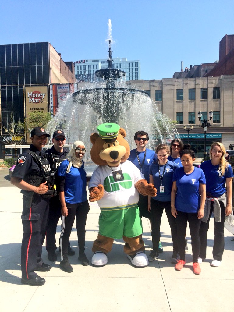 ymcahbb's tweet photo. Join #YonWheels and @HamiltonPolice for some fitness by the fountain! #PoliceInThePark #HamOnt https://t.co/07Q0RQIsXn