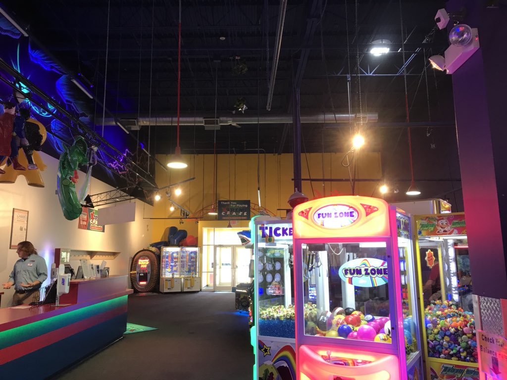 trendymommies's tweet photo. @LCWoburn to learn more about this this fun destination #LaserCrazeWoburn #XtremeCrazeWoburn #lasertag #woburn #fundestinations #travel #travelbloger https://t.co/bo4TMtCFNG