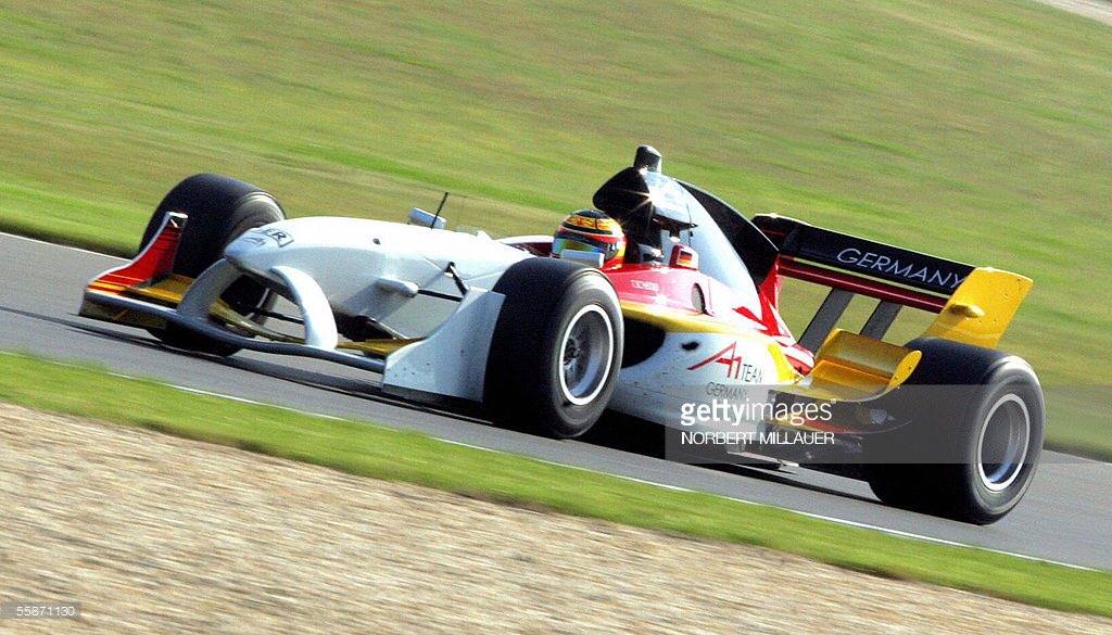 ScheiderTimo's tweet photo. Look what @realTimoGlock just found to get an idea of the @DTM #tracklayout at @Lausitzring_de next weekend!! https://t.co/cv5p4crpN2 @sat1 https://t.co/IZsSv6bDXk
