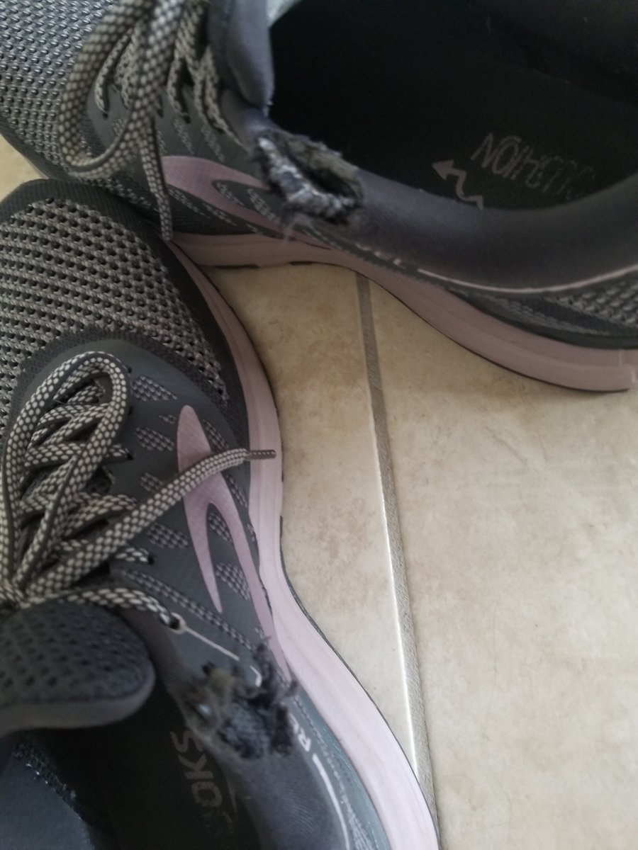 brooks running contact