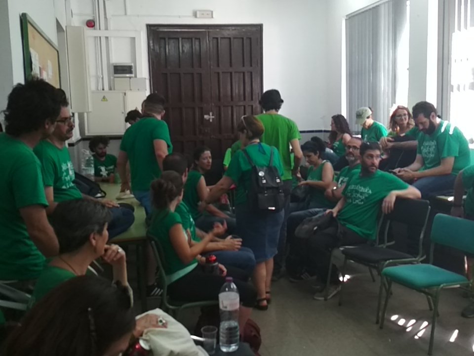 #Estabilidadinterina ocupan el IPEP de Sevilla tras una reunión con la directora de RRHH en la misma postura de cerrazón