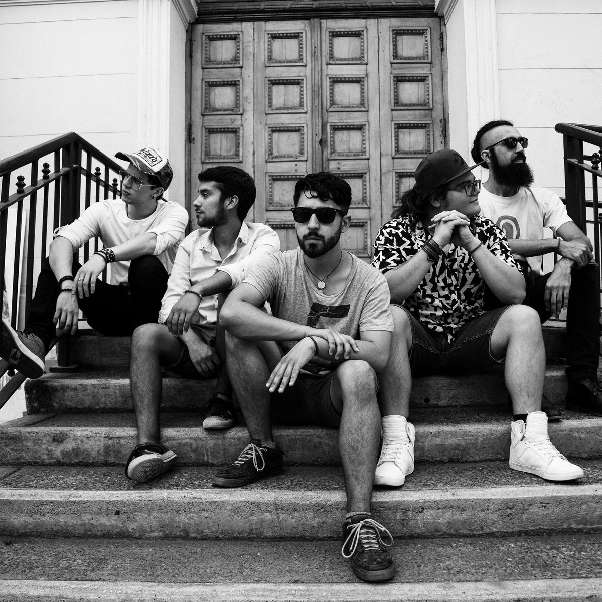 Te presentamos a <a href="/BandaKancino/">Kancino</a>, banda chilena de rock fusión, que acaba de estrenar su primer single: #Enamorado. Es una canción movida y pegajosa que nos invita a reírnos de nosotros mismos al reflejarnos en la irracionalidad de esta situación open.spotify.com/track/7ur2NWfQ……