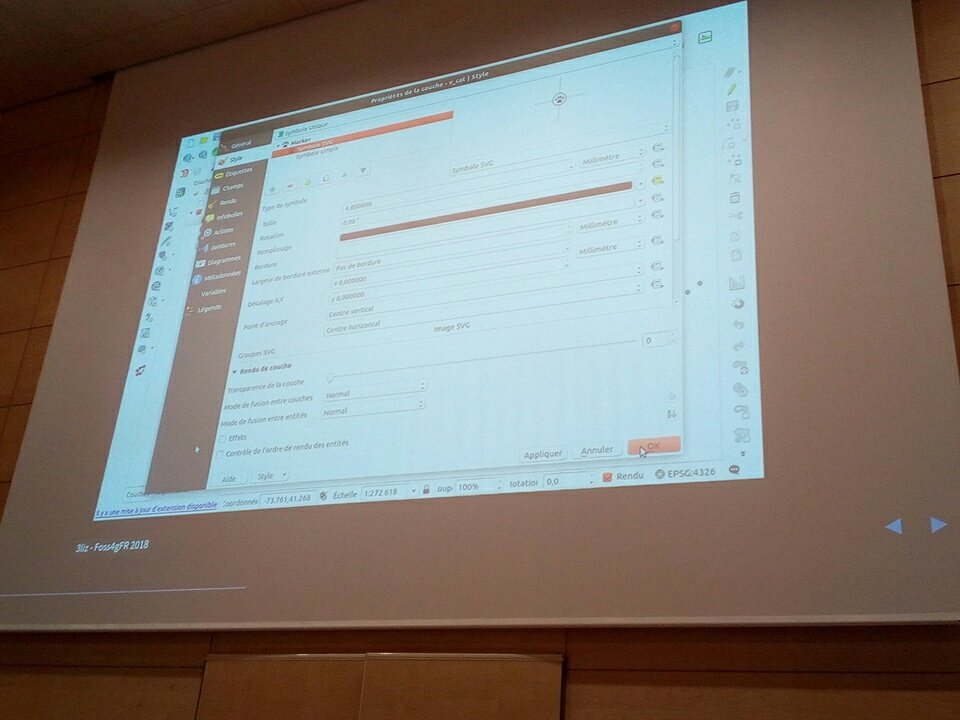 FOSS4GFR's tweet image. Dernière présentation de cette édition 2018 du #FOSS4GFr par @kimaidou de @3LIZ_news. Et on y parle de #lizmap !