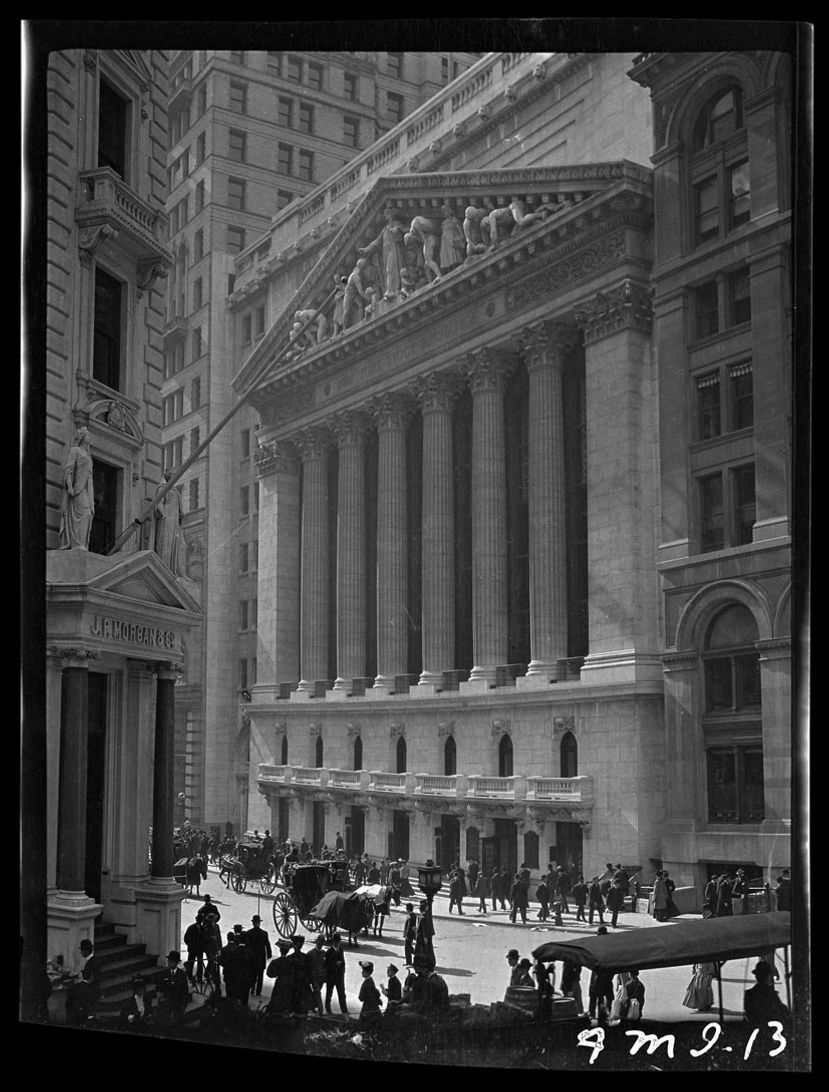 NYHistory's tweet photo. On May 17, 1792, under a buttonwood tree—the site of street trading at the time―24 stock brokers (including Leonard Bleecker here) signed an agreement that regulated aspects of trading, thus creating the @NYSE. Today this historic event is known as the #ButtonwoodAgreement. https://t.co/aD06TpEcv7