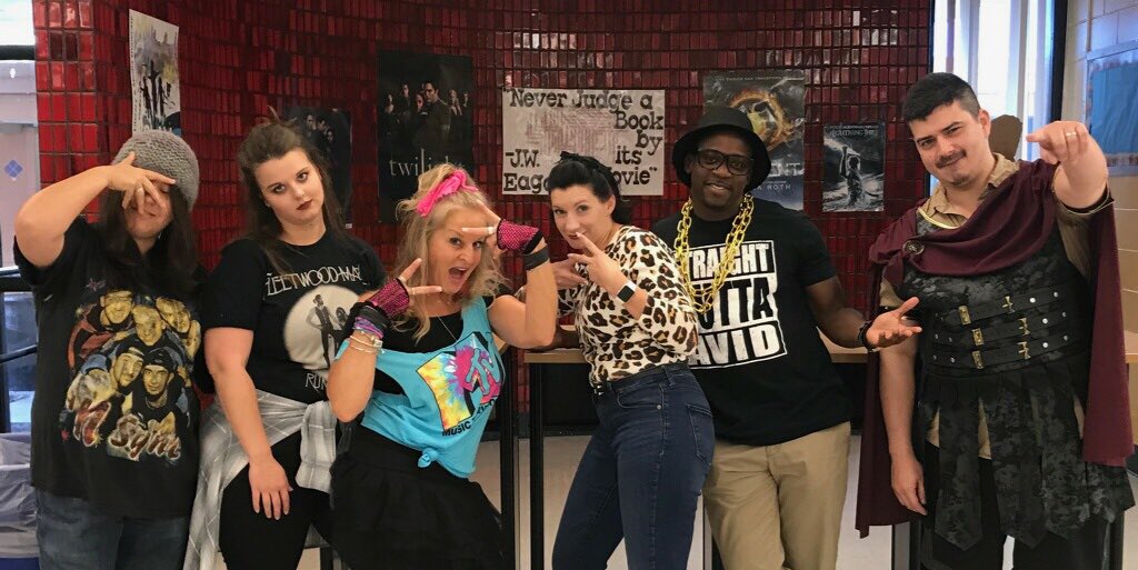 amanda_koji's tweet photo. 8th Grade Spirit Week continues. @Madison_AVID @MadisonMSTampa #ThrowbackThursday #ThisIsMadison #MadisonStrong https://t.co/n3mHn11rA2