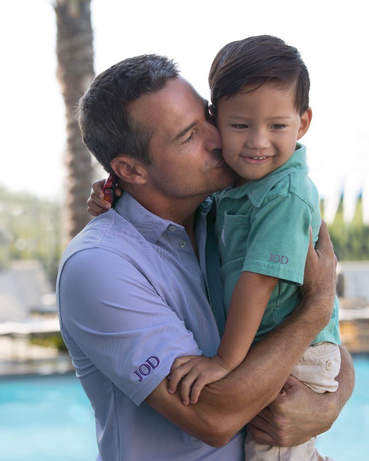 johnnieO's tweet image. Complimentary monogramming on any johnnie-O polo, shirt, or 1/4 zips purchased at the johnnie-O Love Shack or johnnie-O Store at The Point between May 17 – 23.  It’s the perfect Father’s Day gift! Come see us IN STORE for details! #wellplayed #monogrameverything