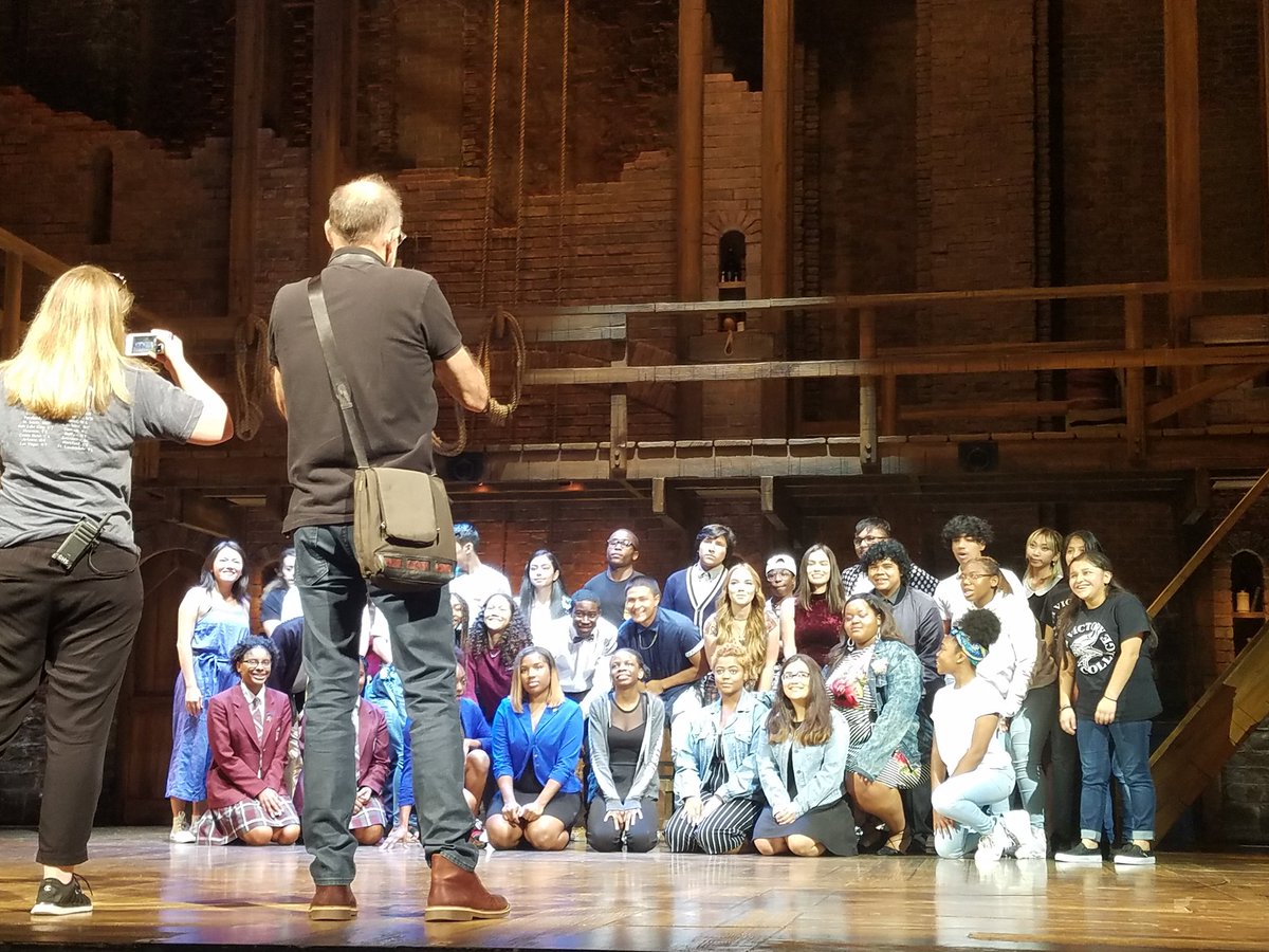 SylvesterTurner's tweet photo. Two years ago, I wrote a letter to @Lin_Manuel asking that the Hamilton Foundation consider Houston for its educational project. Today, I am so proud that our dream has come to fruition. #EduHam is in Houston with over 2,600 students from all over Houston! https://t.co/PBphkCqCwD