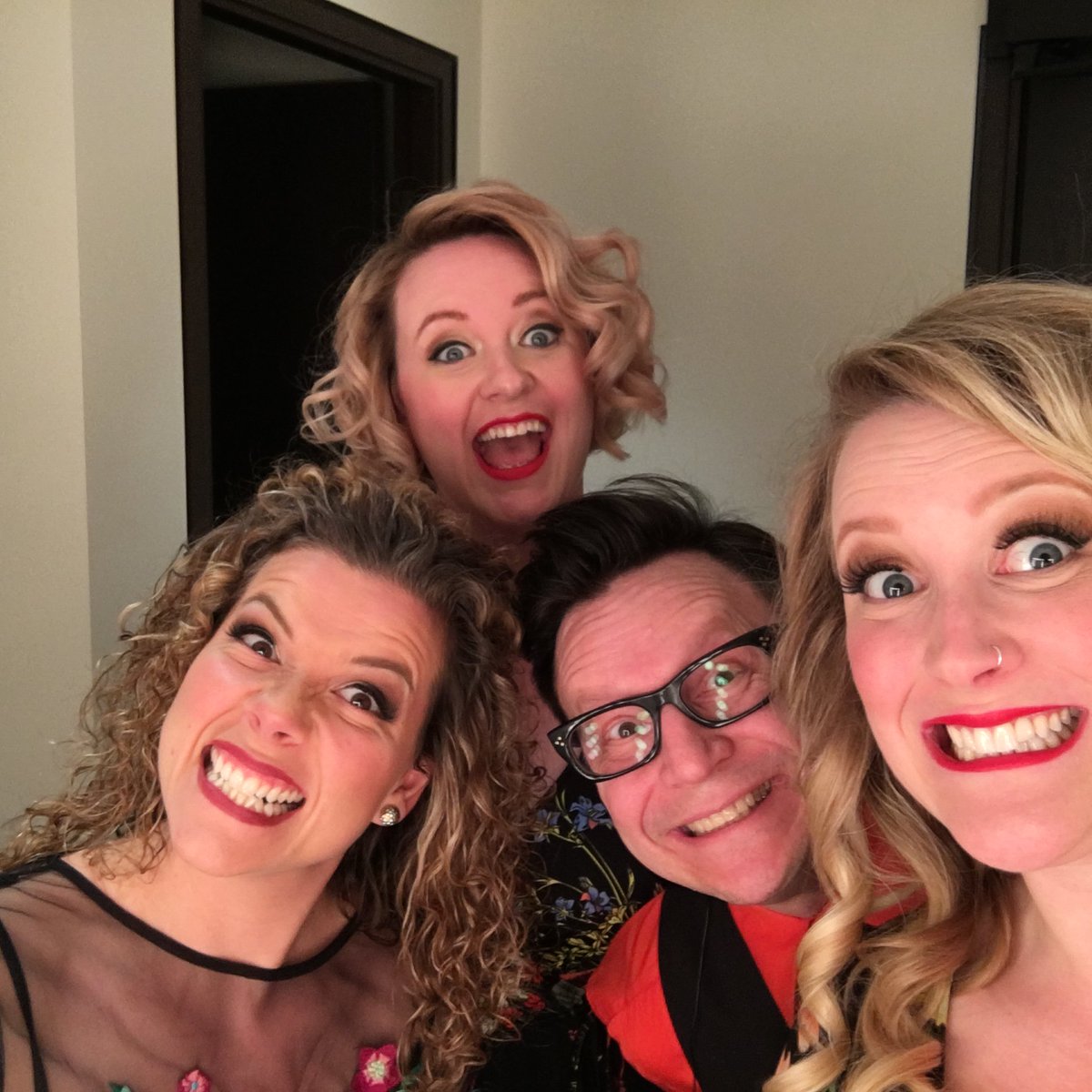 RosieRiveters's tweet photo. THANK YOU, OTTAWA! We had the best time playing at the @CanadasNAC to a sold out crowd last night, that was a dream come true. See you again soon xoxo #NationalArtsCentre #Ottawa #RosieAndTheRiveters #MsBehave https://t.co/3y2hpUZwbx