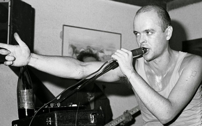 Dias_Distintos's tweet photo. Hoy cumpliría 65 años Luca Prodan. Figura gigante e influyente en la historia de nuestro rock.
 Luca not dead. https://t.co/5hQftwCHWS