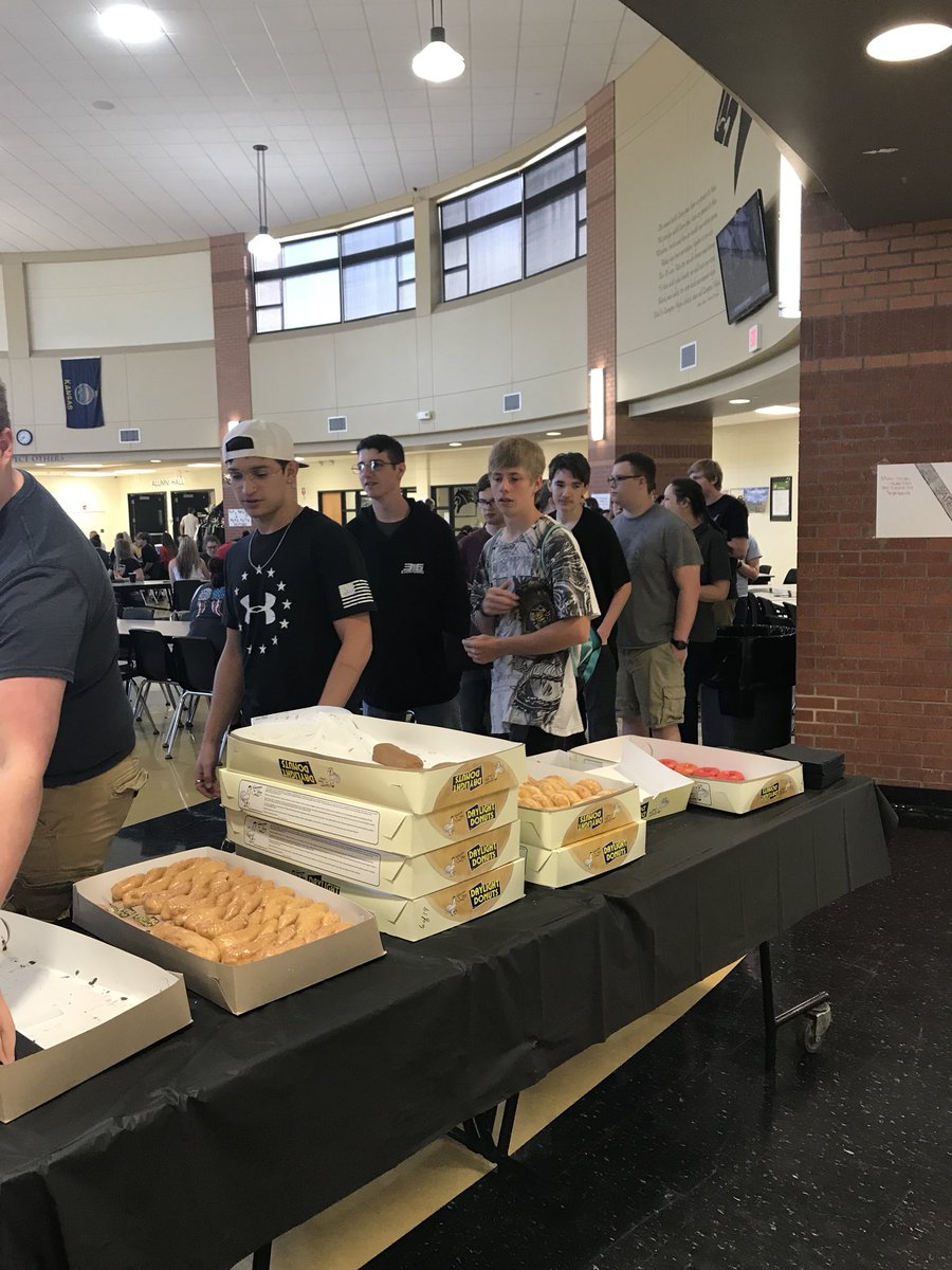 Colts2018's tweet photo. Senior Breakfast 4 https://t.co/C1ZlzOz28U