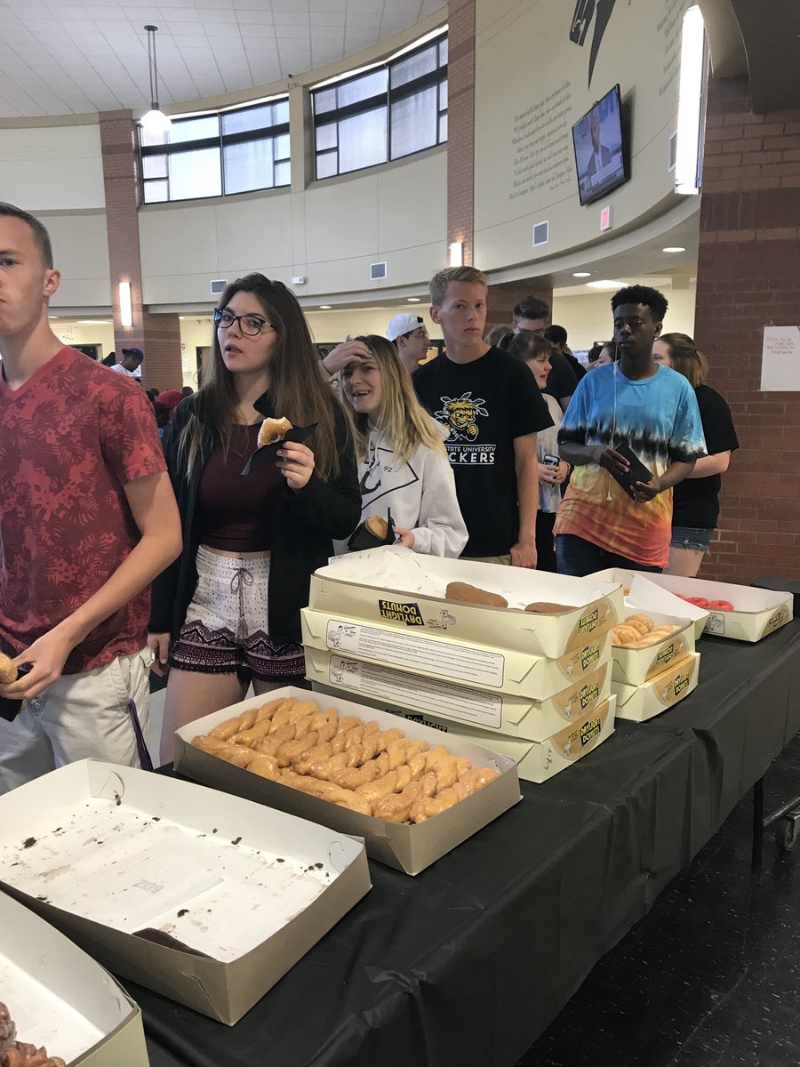 Colts2018's tweet photo. Senior Breakfast 4 https://t.co/C1ZlzOz28U