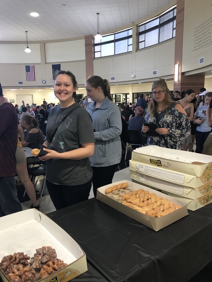 Colts2018's tweet photo. Senior Breakfast 4 https://t.co/C1ZlzOz28U
