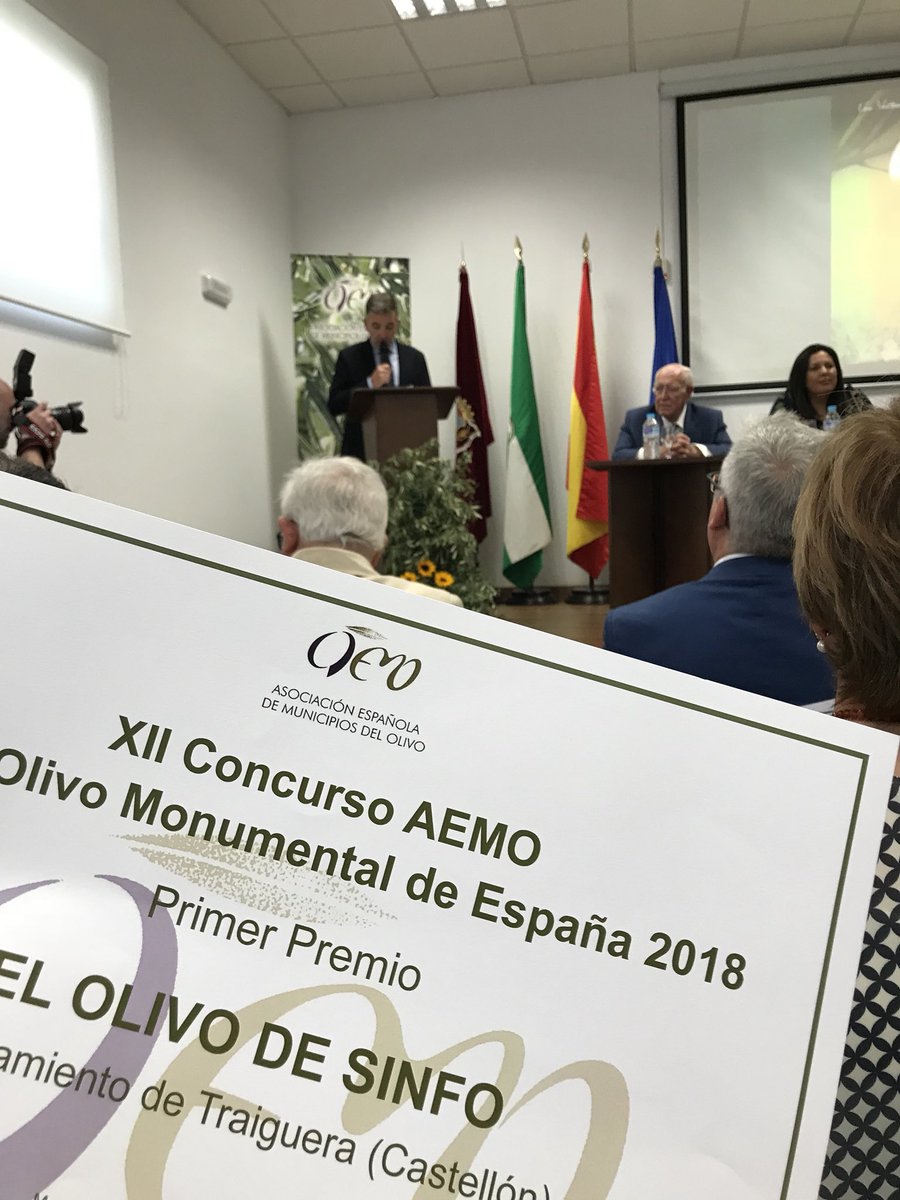 Amb José Manuel a la recollida del XII premi #AEMO (Asociació Española de Municipios del Olivo) a la Millor Olivera Monumental d'Espanya. #OliveraDeSinfo