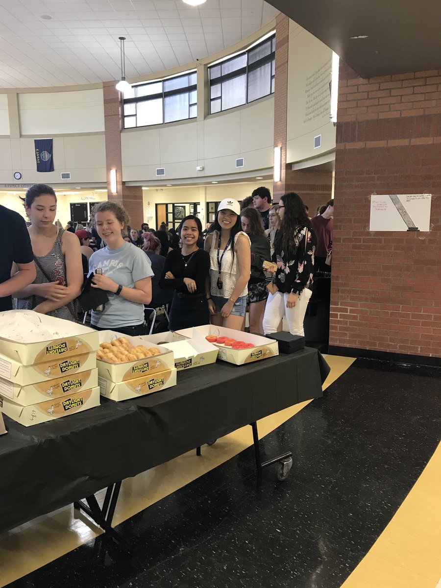 Colts2018's tweet photo. Senior Breakfast 5 https://t.co/ABE5AagrFR