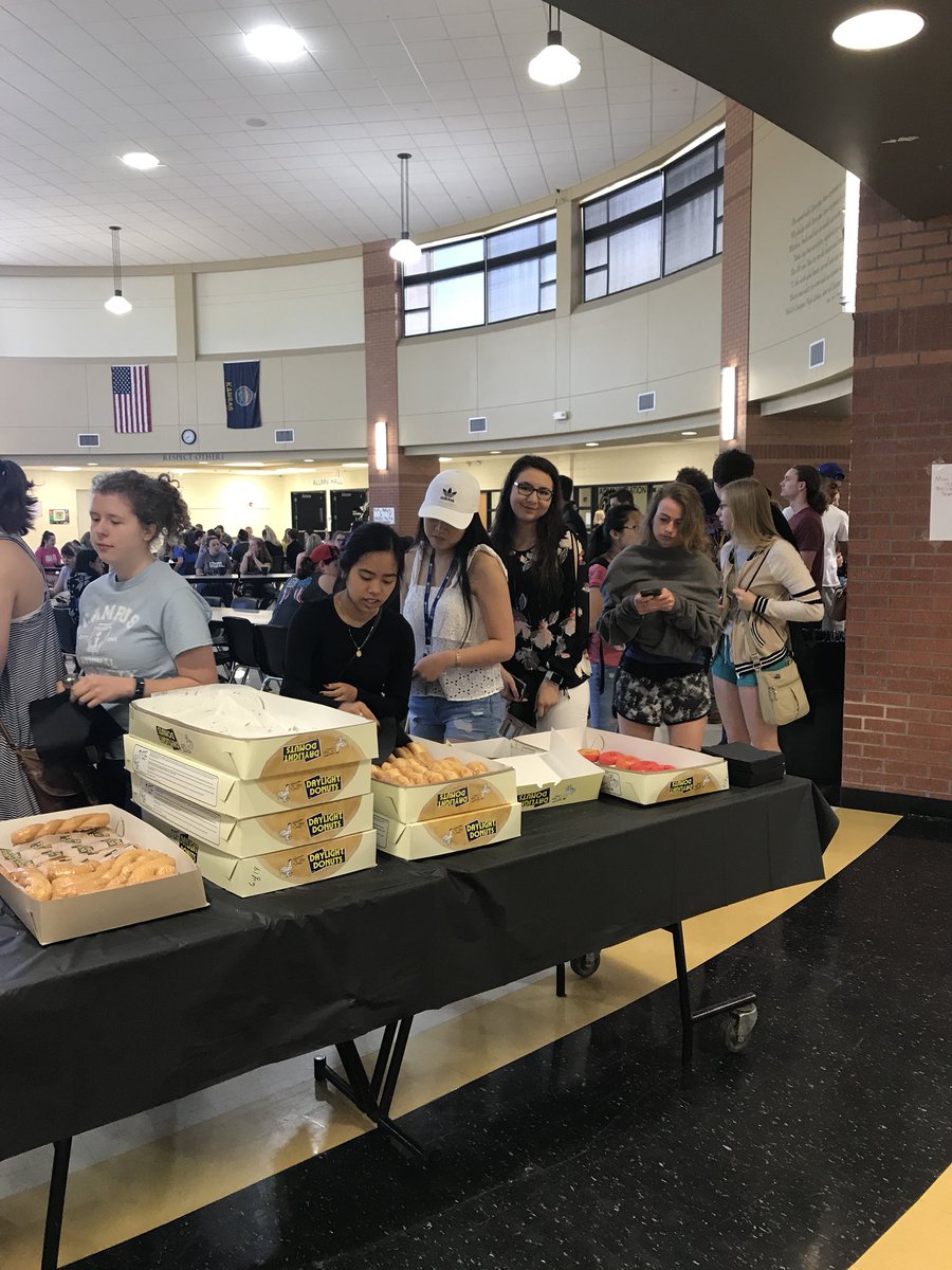 Colts2018's tweet photo. Senior Breakfast 5 https://t.co/ABE5AagrFR