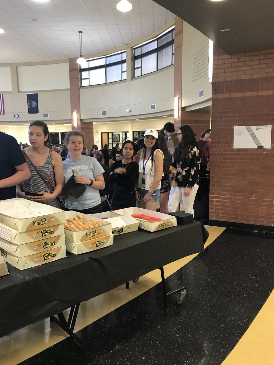 Colts2018's tweet photo. Senior Breakfast 5 https://t.co/ABE5AagrFR