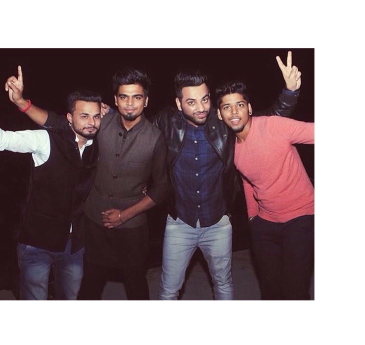ashishofficial8's tweet photo. Friends are like Stars; They Come and Go, But the ones that stay are the ones that Glow.✨ 
.
.
.
#Blessed #FriendsForLife #Togetherness #Forever #ThrowbackThursday #AshishOfficial8 😃 https://t.co/5cLdkWHKJa