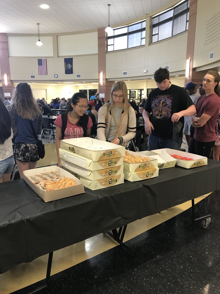 Colts2018's tweet photo. Senior Breakfast 6 https://t.co/VxYGvjcxT7
