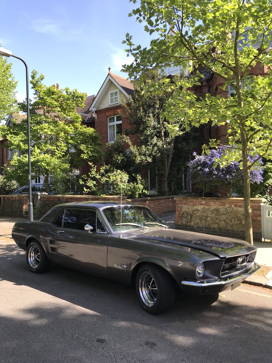 Nice ’67 Ford Mustang spotted in Willesden (north-west London) this afternoon. It isn’t immaculate... but it’s perfect for a day like today.👌