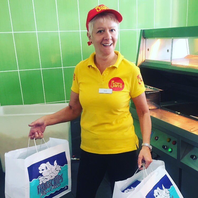 Our Jayne is off to Derian House to deliver fish and chips to the staff over there. Hope you enjoy guys! 😋

#madewithlove 🐟❤️