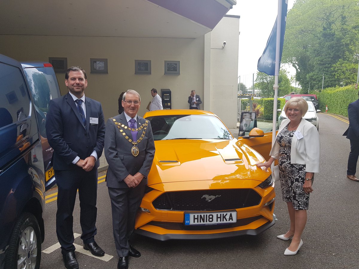 HendyGroup's tweet photo. We were delighted to see the #Mayor of #Crawley, Brian Quinn, in attendance at the recent @manor_royal networking event! 

Brian and his wife certainly seemed to be drawn to one car in particular... 😏 #TeamHendy @forduk @FordMustang https://t.co/HRHXG6ycKR