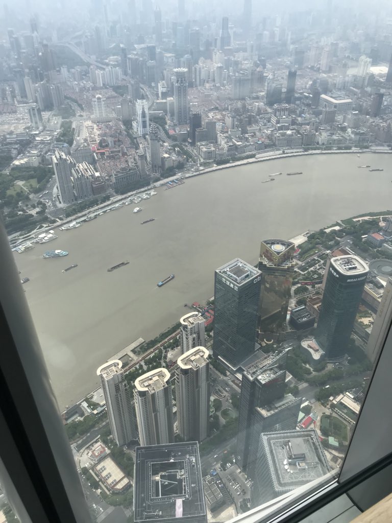 hmskrawczyk's tweet photo. #shanghaidaze from ~546m in the sky #theshanghaitower #floor119 #secondhighestbuildingintheworld #facingthemfearofheights #andwinning https://t.co/uRCWTMuoyJ