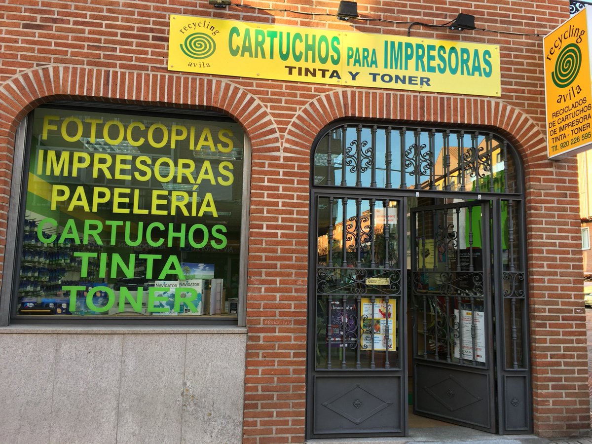 RecyclingAvila's tweet photo. En un dia tan especial no pagues mas por menos 
Ahorra dinero en los cartuchos de impresora
#impresoras #tinta  #toner
  #DíaMundialDelReciclaje https://t.co/RwxBkVenhY