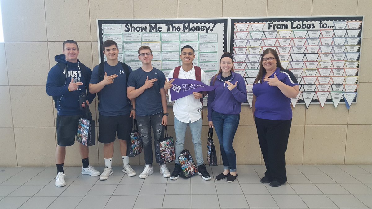 lecollegeready's tweet photo. Axe 'em!!! Congrats to class of '18 headed to SFA in the fall!  Proud of these soon to be Lumberjacks! #loboscollegebound @lecollegeready https://t.co/NCc98RW7W2