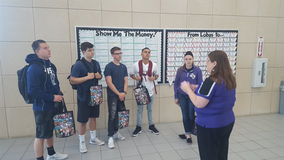 lecollegeready's tweet photo. Axe 'em!!! Congrats to class of '18 headed to SFA in the fall!  Proud of these soon to be Lumberjacks! #loboscollegebound @lecollegeready https://t.co/NCc98RW7W2