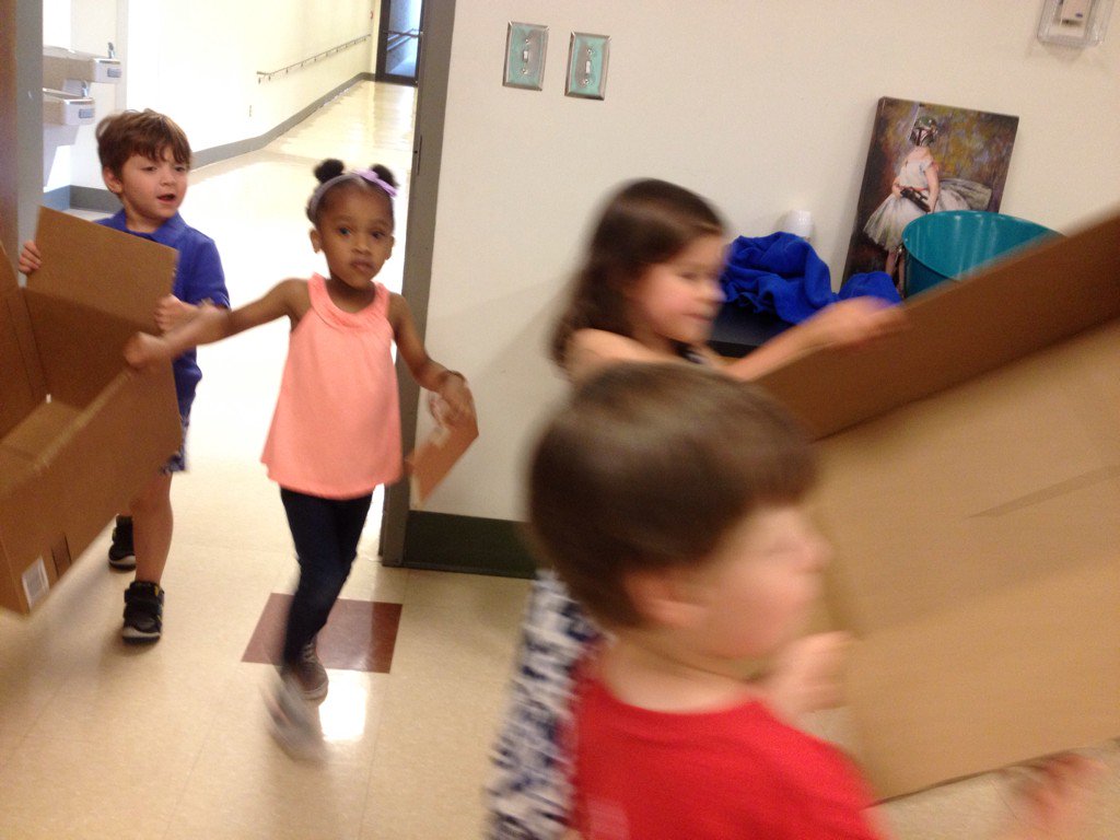 k8burton's tweet photo. Best part of being injured at school? @TrinityFrogs are willing to help! #TrinityLearns #TrinityServes https://t.co/UW7rIZheRy