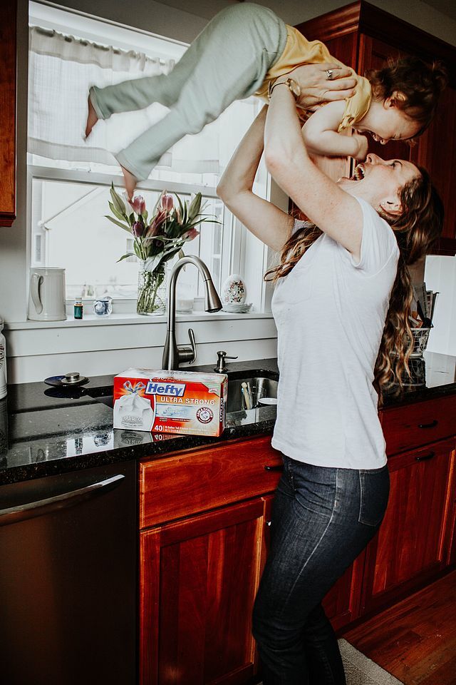 theloulougirls's tweet photo. Celebrate family, love and laughter like @catalynbear learned from her Grandmother. Such a beautiful tribute to an #UltraStrongMom! @Hefty #HeftyPartner https://t.co/VCoXu0ajKM https://t.co/hbDum0Hwv8