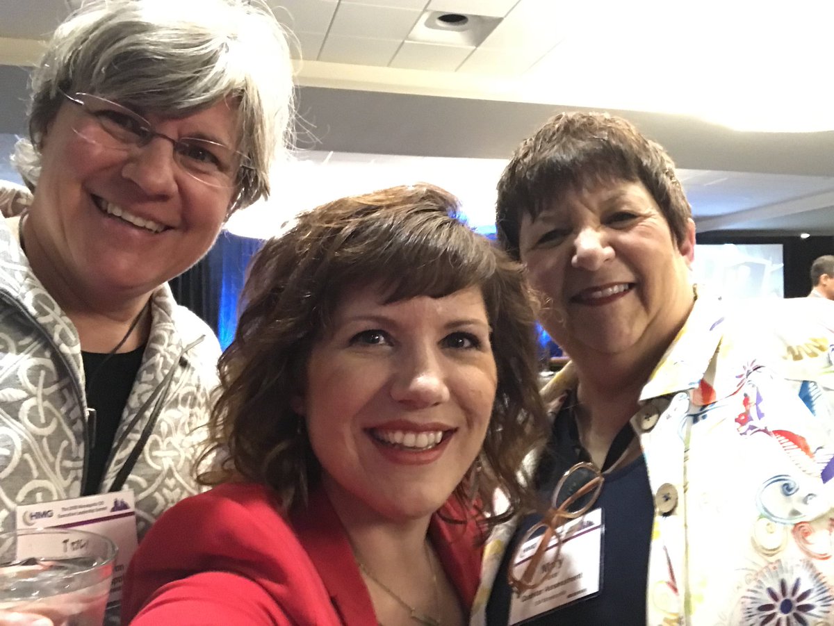 ReneeJoyFrey's tweet photo. @HMGStrategy #HMGCIOMN Having fun meeting new and familiar faces! #alwaysbenetworking #talentQ https://t.co/Ezkz29imUA