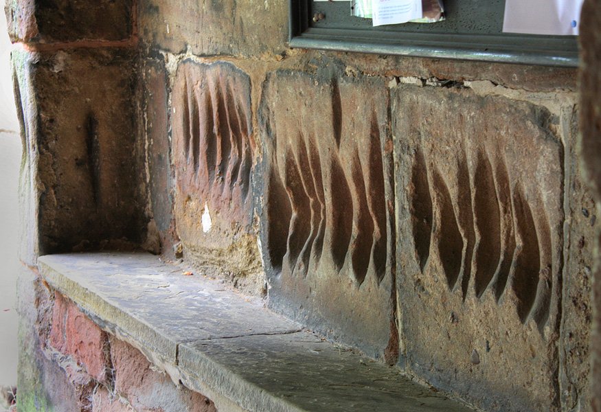 🏹Longbow archery had to be practiced every Sunday by law, and since the Church was often the only stone building in a medieval village, its walls were used to sharpen arrowheads. 
🏹Many archers believed that using such arrows would magically improve their aim.
#FolkloreThursday