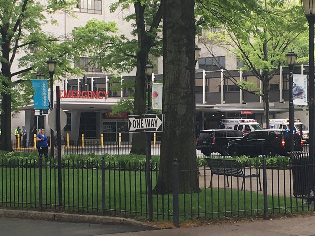 JenniferJoas's tweet image. BREAKING: A #Hartford police officer is in critical condition. Police say a female suspect got the female officer in a headlock and was stabbing her multiple times in the neck. Maintenance workers who were able to intervene are being called heroes. nbcconnecticut.com/news/local/Off… #NBCCT