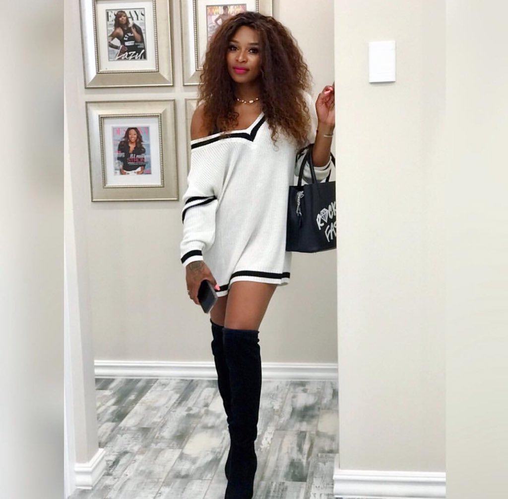 Sanele_0916's tweet photo. Let's take a minute and appreciate this woman @DJZinhle ❤❤❤💕.She's very iconic Guys.Let's protect her,she's ours!!!!😭😘😘

#PRINCESSxGODDESS https://t.co/rOh2W4N2A9
