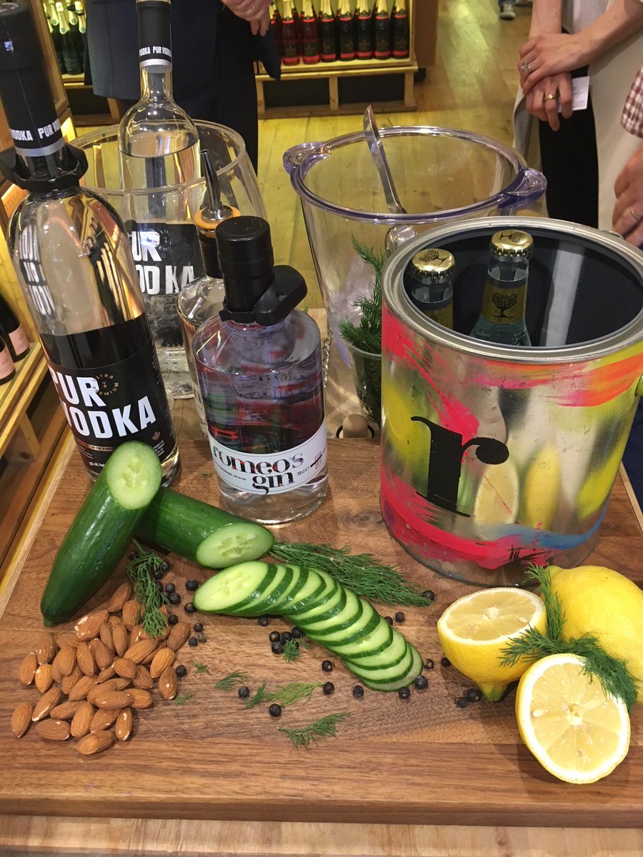 QuebecUK's tweet photo. Hier était le lancement official de @pur_vodka et de @romeosgin au Royaume-Uni. Maintenant disponibles au wine shop chez @Selfridges ! / Yesterday was the official launch of #Québec products @pur_vodka and @romeosgin in the #UK. Now available in the Wine Shop at @Selfridges! https://t.co/l6jJlwUX6D