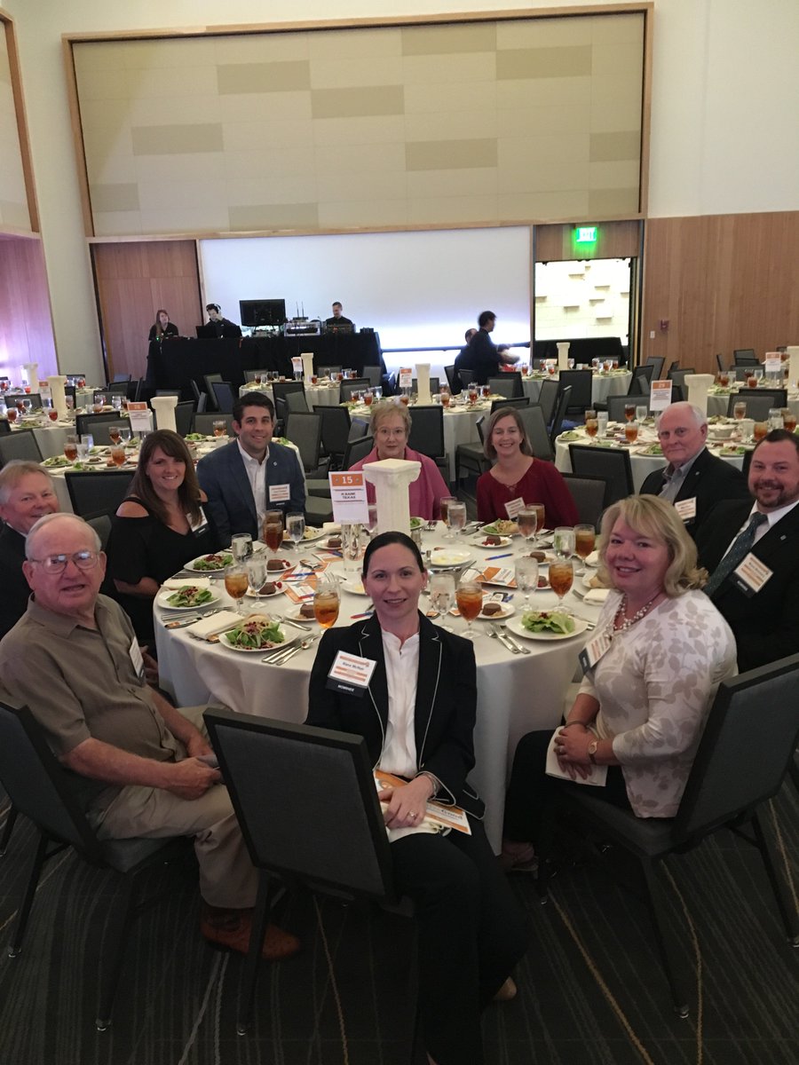 RBankTX's tweet photo. #RBank #RecognizeGood Steve Stapp individual award and R Bank for Mid-Size awards https://t.co/Kji36jCRFP