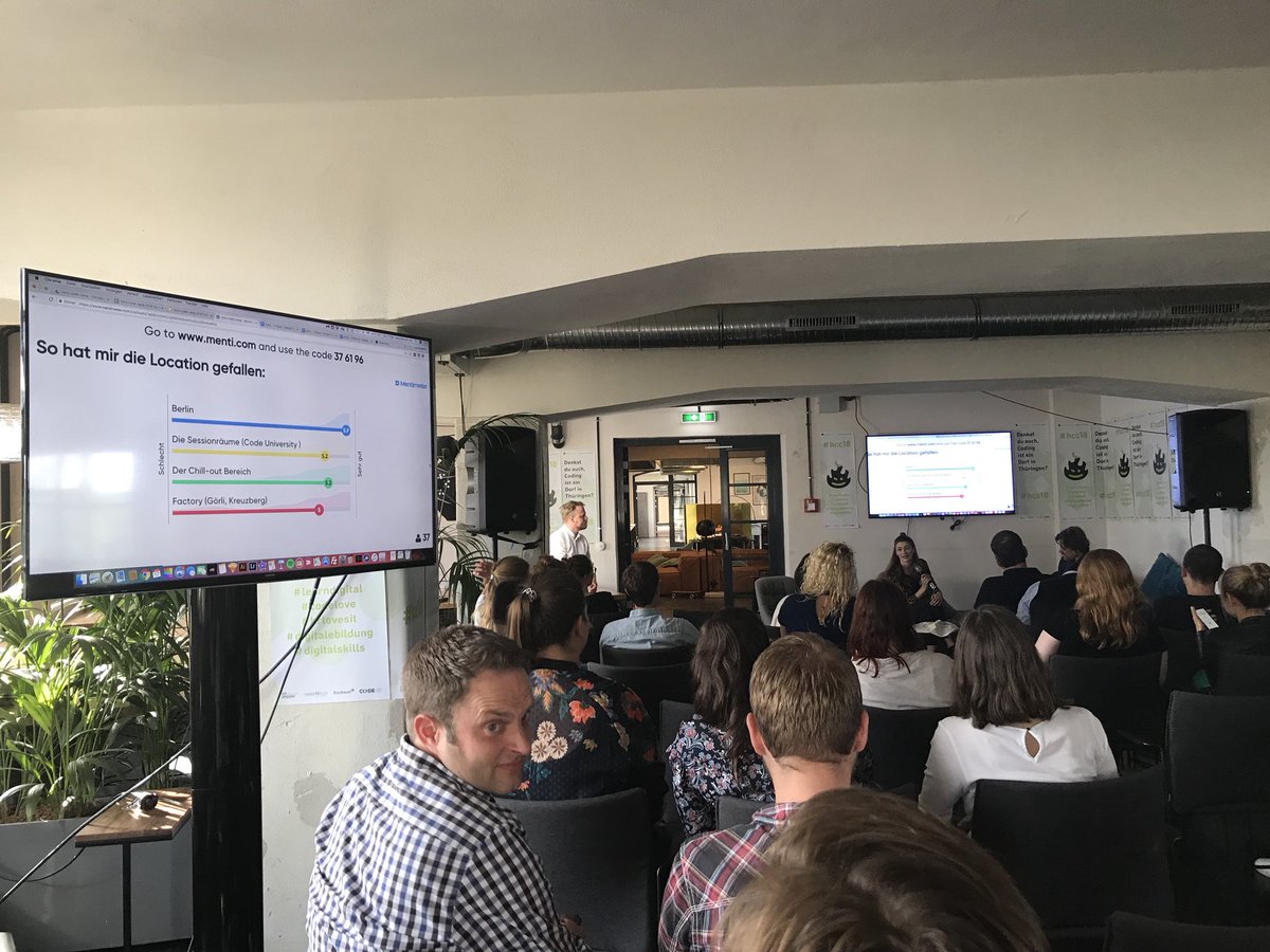 MoMeissn's tweet photo. Berlin rockt halt. #Feedback #HelloCodeCamp #hcc18 https://t.co/WMKolzf1UN