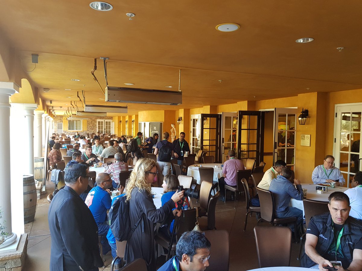 jfrog's tweet image. swampUP 2018, let the fun begin! #DevOpsGathering