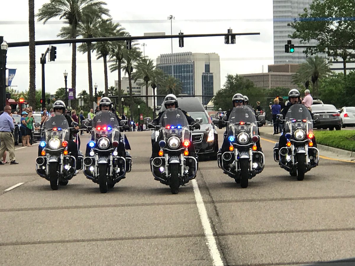 jsosheriff's tweet photo. Amazing turnout this morning... Thank you Jacksonville!! https://t.co/5KnAwhQs3j