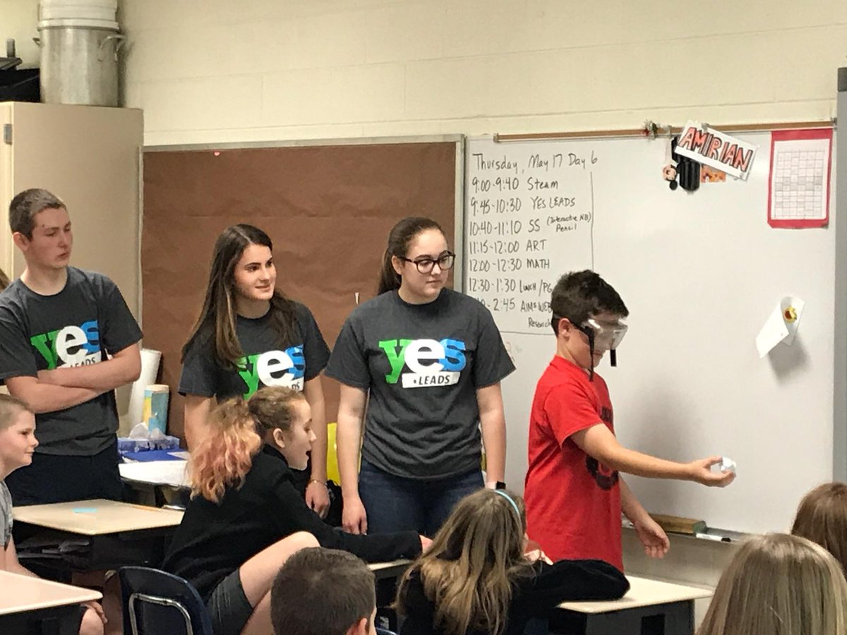 YESLEADS's tweet photo. Chenango Valley High School YES LEADers did a great job presenting to the students at Chenango Bridge Elementary ✨ thank you for being such positive, inspiring role models and for teaching the younger students to be #drugfree 🎉 #YESLEADS #LEADersrock @CVCSDWarriors https://t.co/2JSybE98r9
