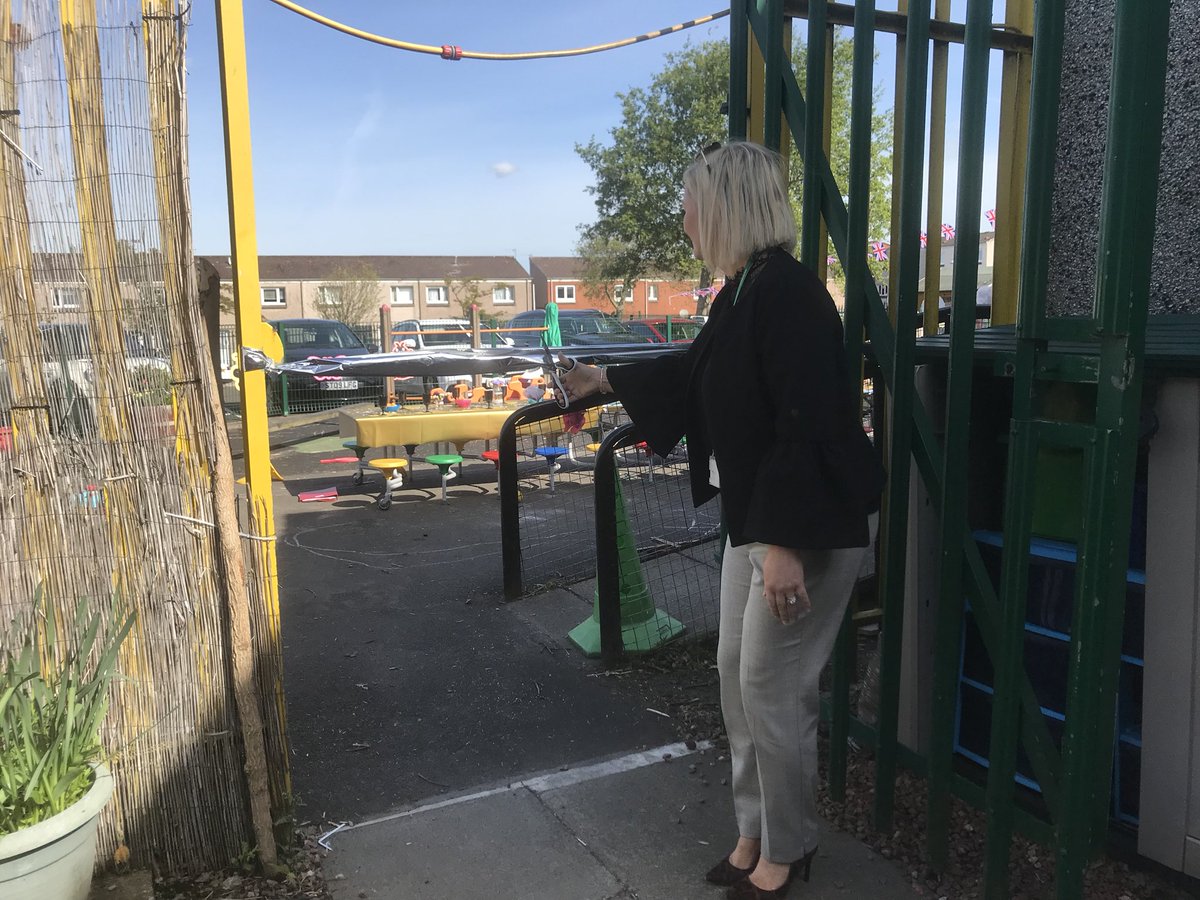 StNinsNursery's tweet photo. #AMgroup #RoyalWedding garden party was a great success! We ate, danced& basked in the glorious sun! @LMPurdie did our official opening ✂️ 💒 https://t.co/oaZh6zUPvy