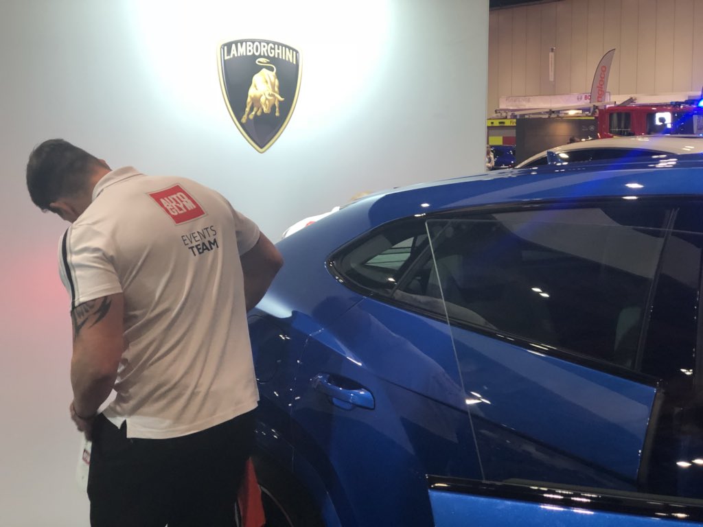 Kirk_Kilbane's tweet photo. @AutoglymPro #EventTeam hard at work on this #Lamborghini at the #LondonMotorShow 

#MyHeros 😘 @autoglym https://t.co/8GlaQeb5OZ