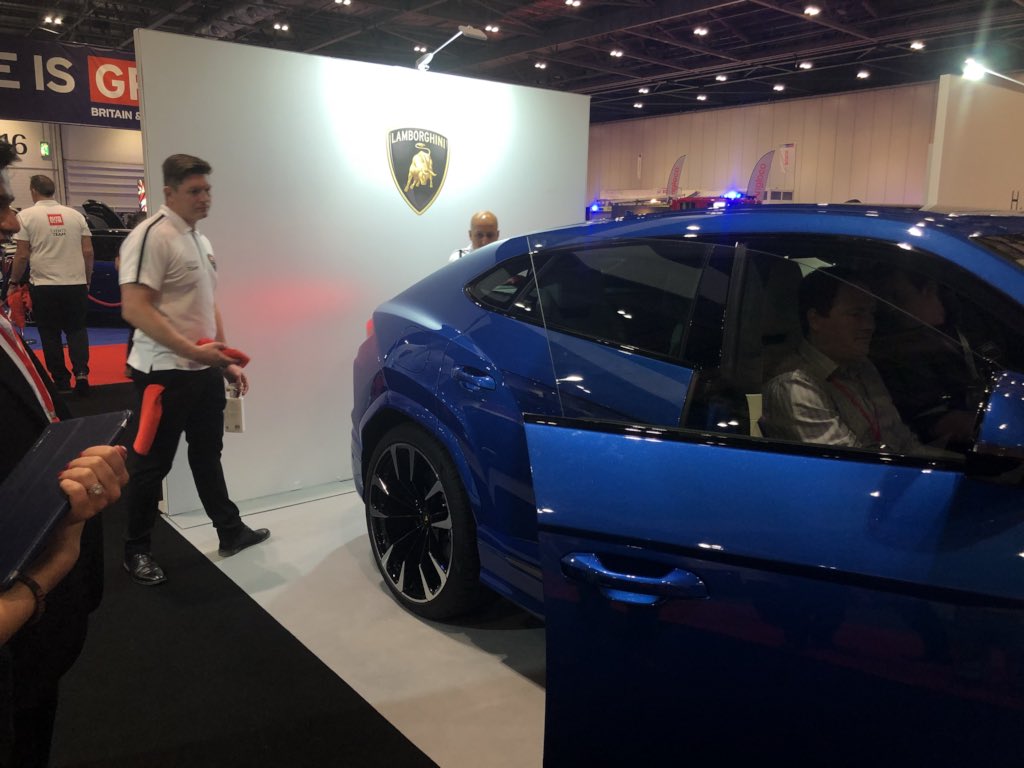 Kirk_Kilbane's tweet photo. @AutoglymPro #EventTeam hard at work on this #Lamborghini at the #LondonMotorShow 

#MyHeros 😘 @autoglym https://t.co/8GlaQeb5OZ